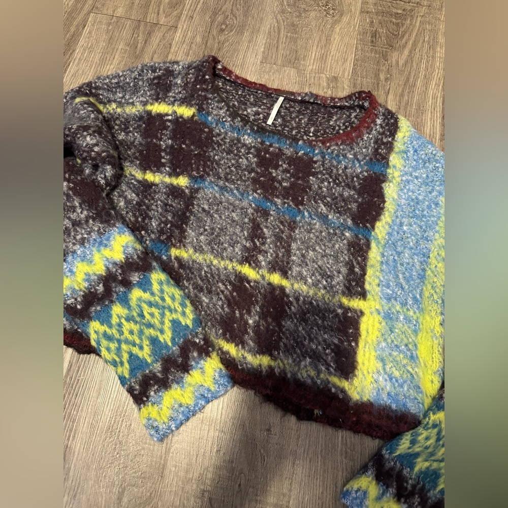 free people Emerson fuzzy pullover .  NWT - Picture 4 of 5